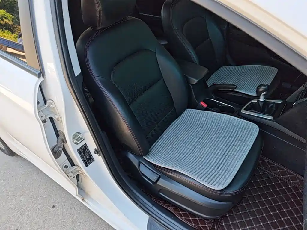 Hyundai Elantra — миниатюра 25