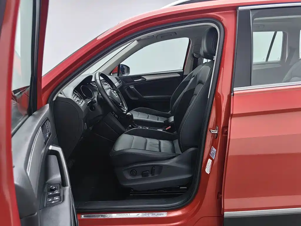 Volkswagen Tiguan L — миниатюра 10