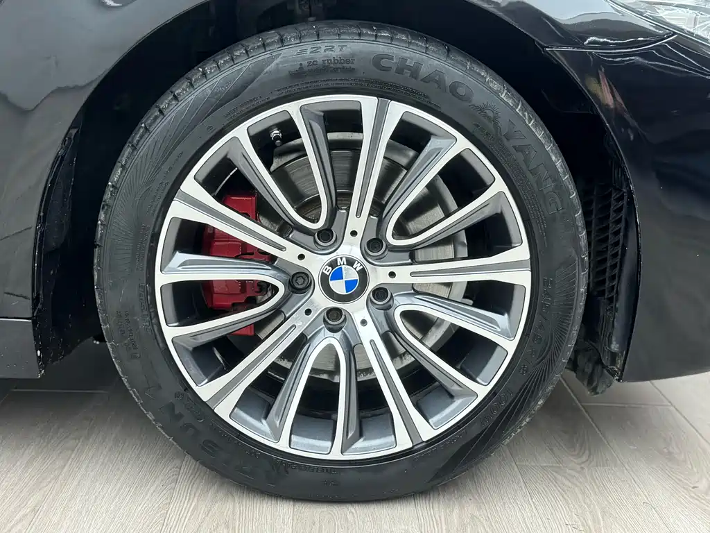 BMW 5 Series — миниатюра 7