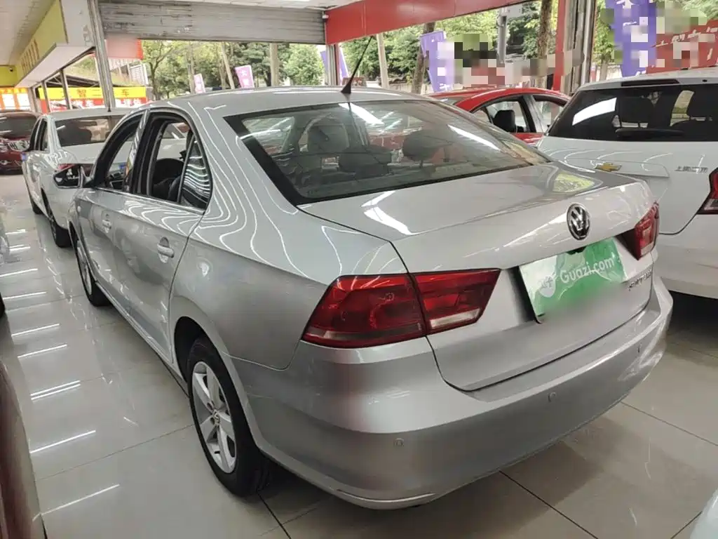Volkswagen Santana — миниатюра 5