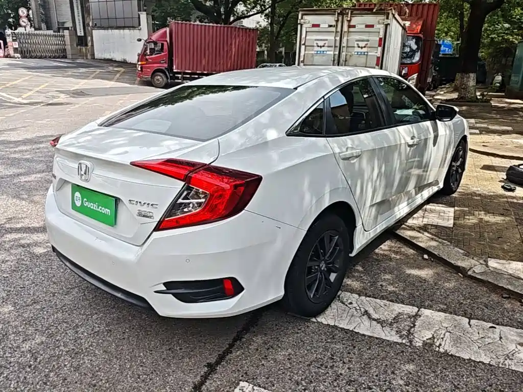 Honda Civic — миниатюра 7