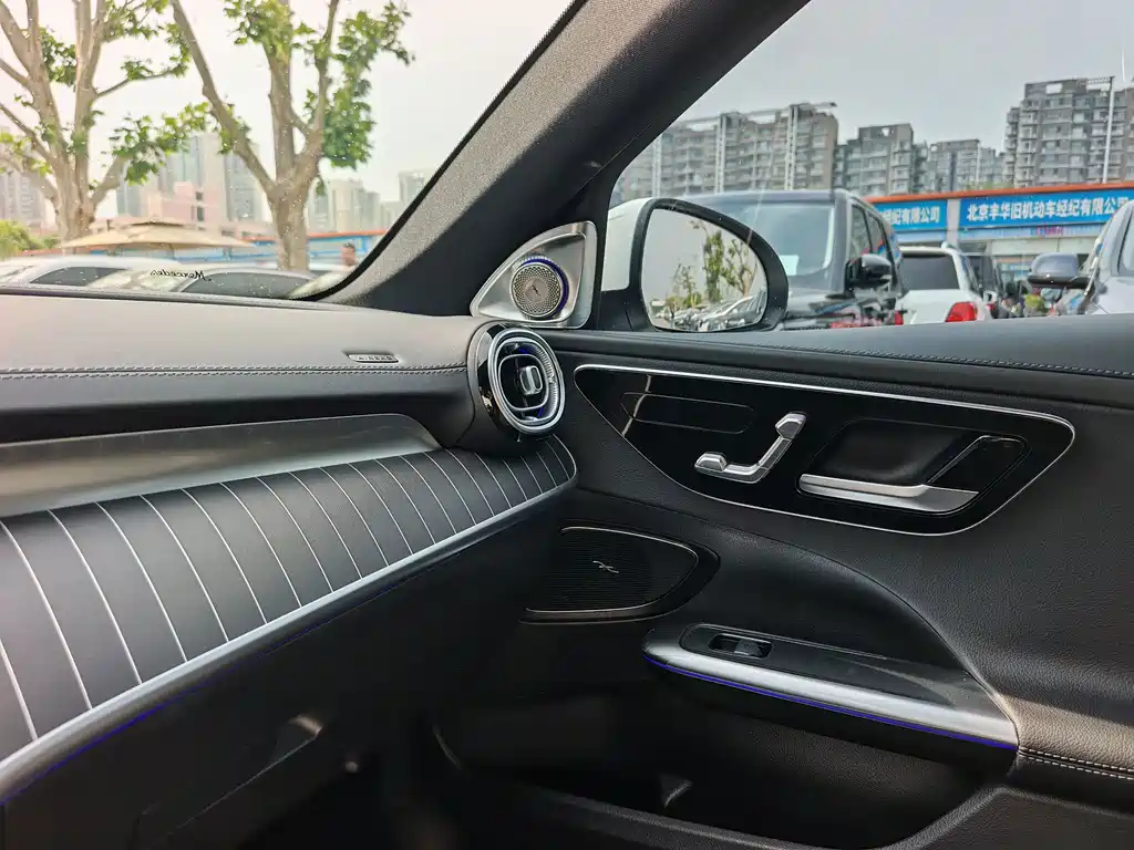 Mercedes-Benz C-Class — миниатюра 17