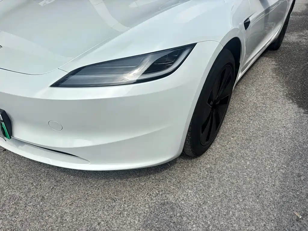 Tesla Model 3 — фотографии объявления, Фото 3