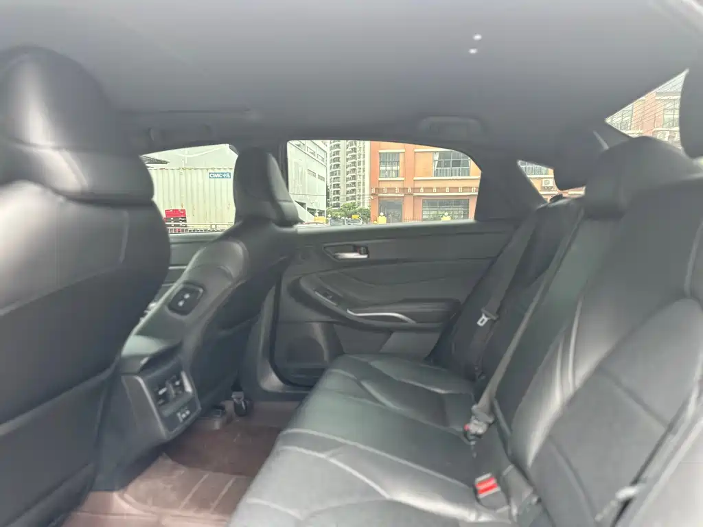 Toyota Avalon — миниатюра 8
