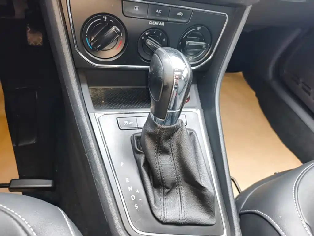 Volkswagen Lavida — миниатюра 14