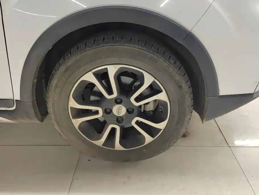 Geely Vision X3 — миниатюра 6