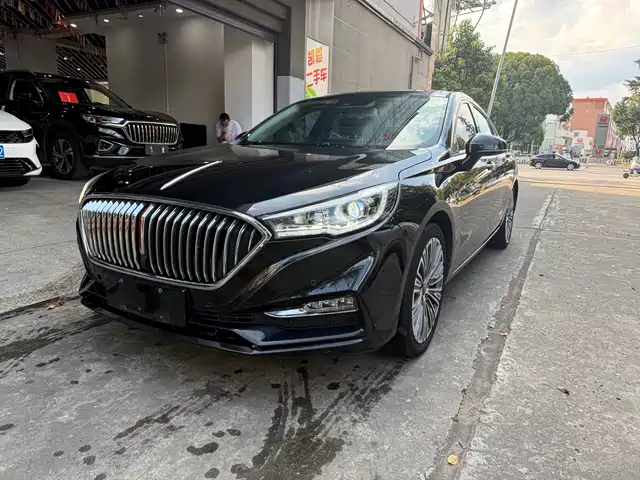 RED FLAG HONGQI H5 2022