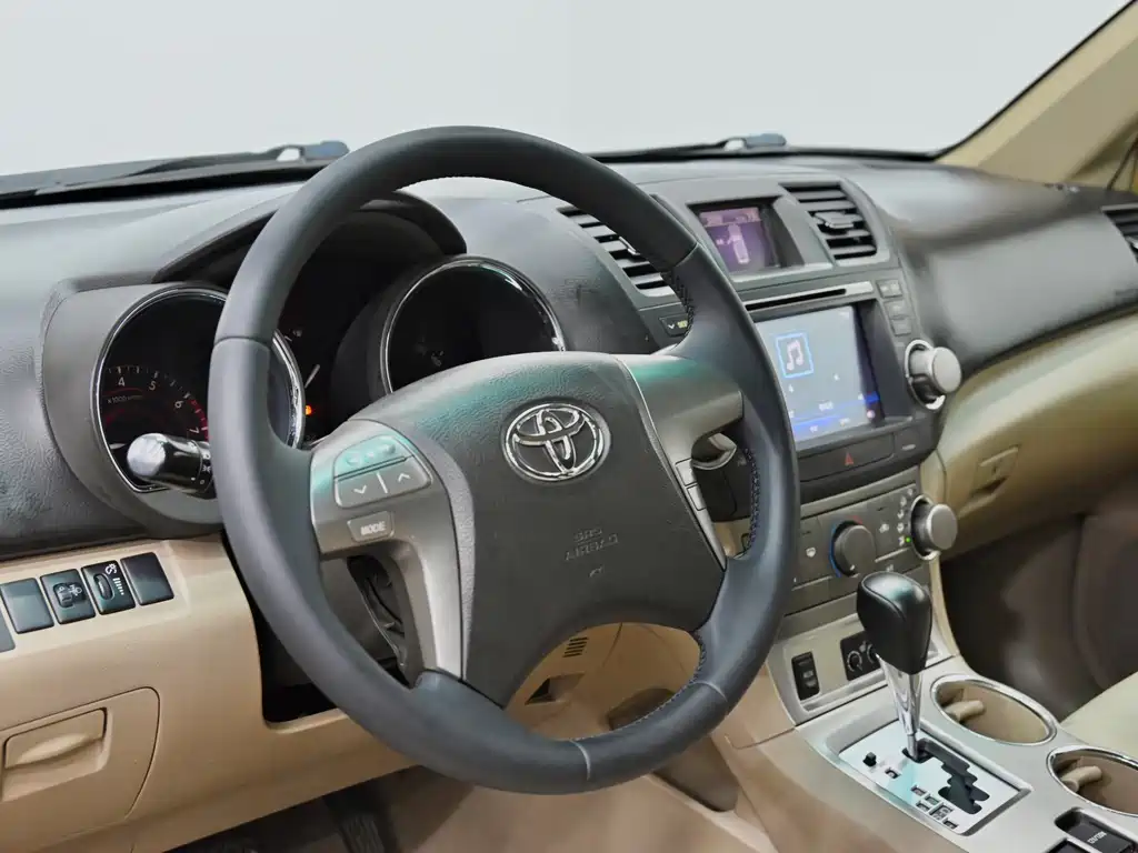 Toyota Highlander — миниатюра 24