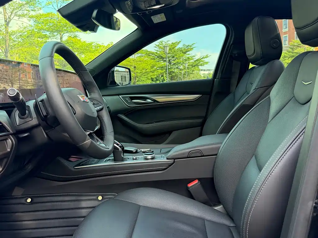 Cadillac CT5 — миниатюра 8
