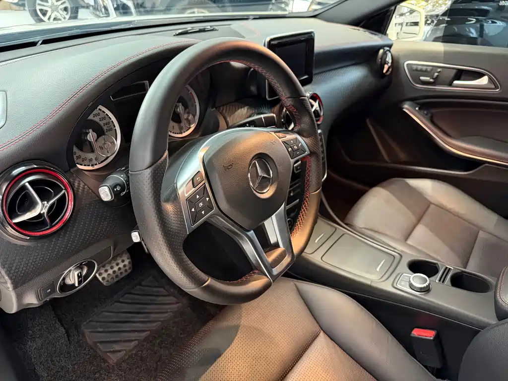 Mercedes-Benz A-Class (Import) — миниатюра 9