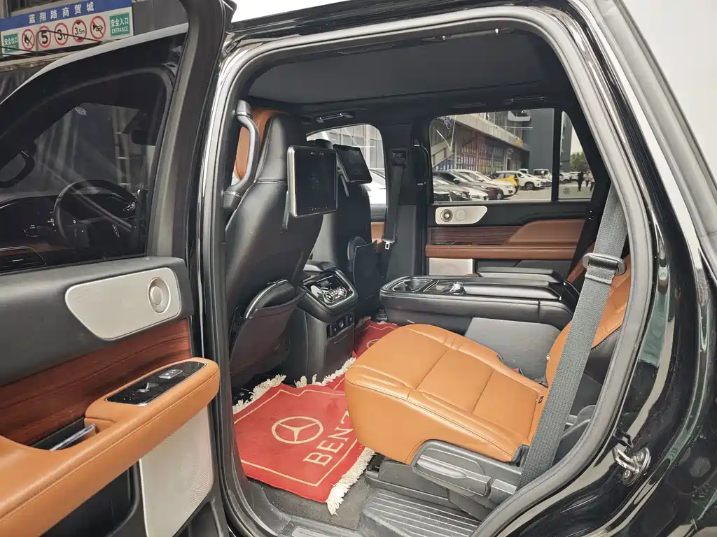 Lincoln Navigator — миниатюра 6