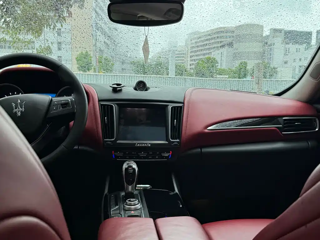 Maserati Levante — миниатюра 9