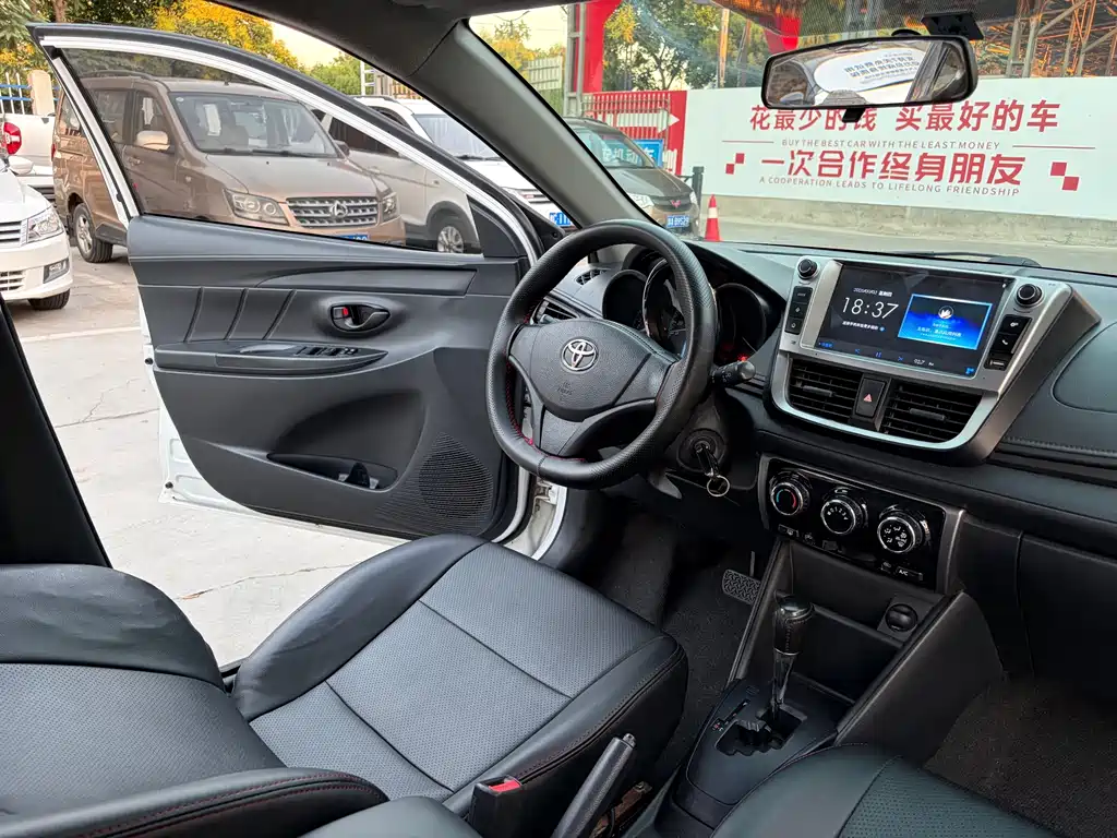 Toyota Yaris L — миниатюра 10