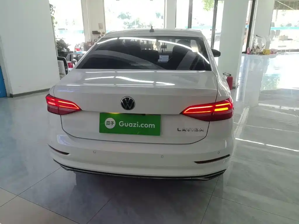 Volkswagen Lavida — миниатюра 6