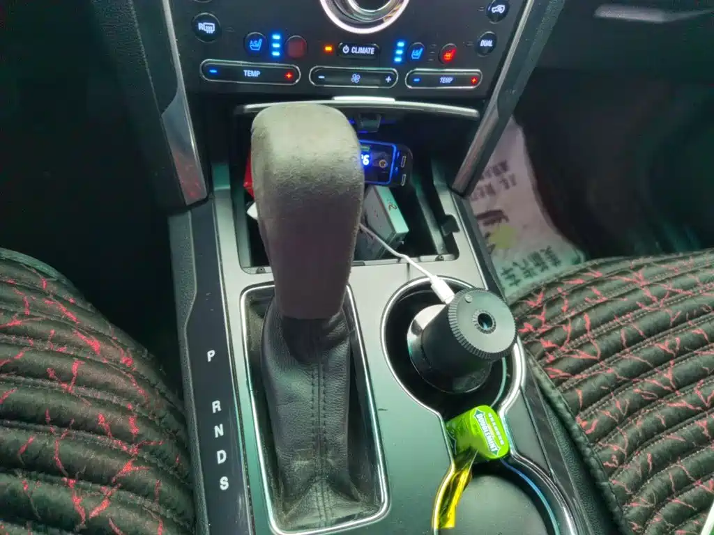 Ford Explorer (Import) — миниатюра 7