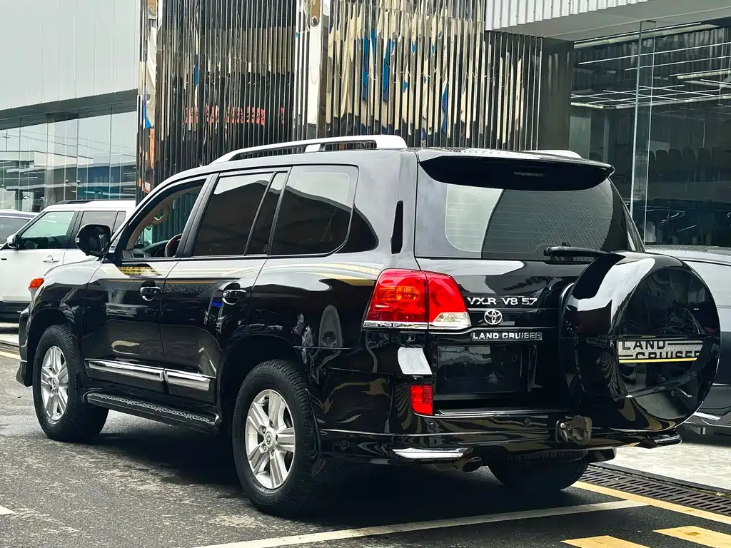 Toyota Land Cruiser — миниатюра 4