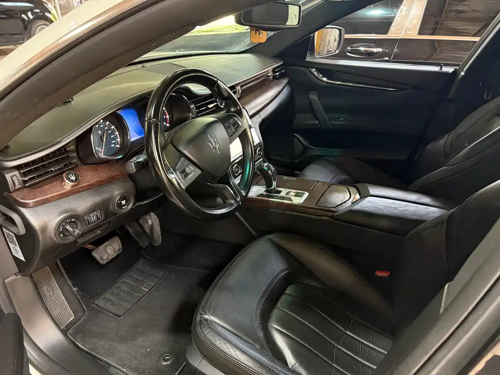 Maserati Quattroporte — миниатюра 4