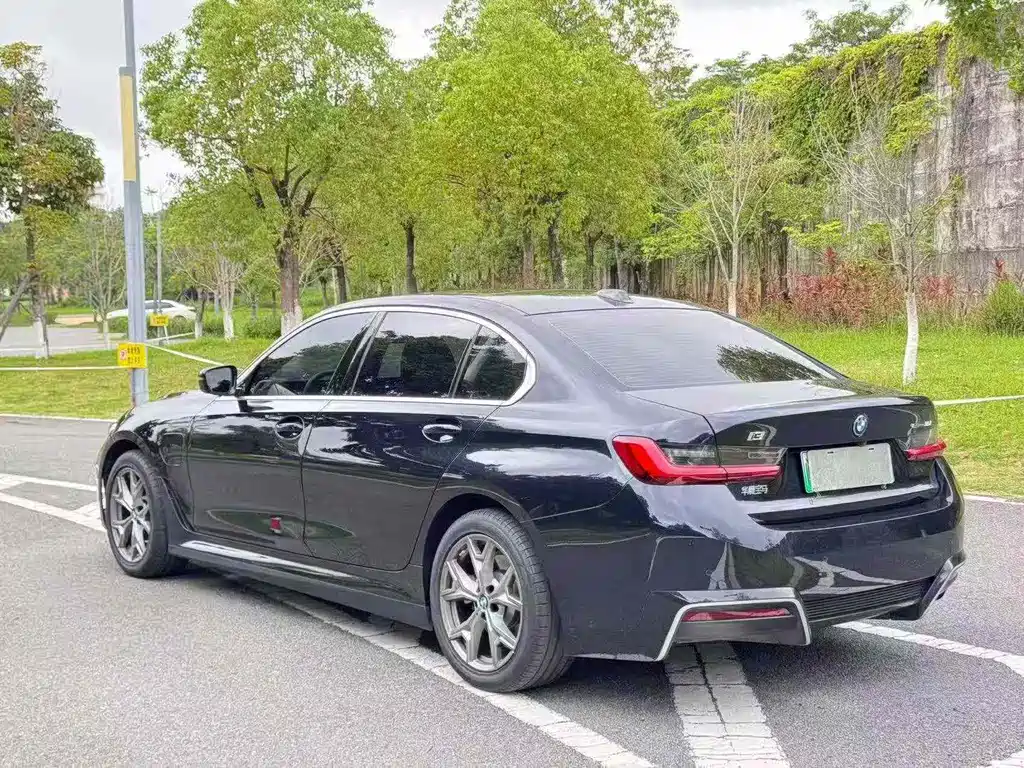 BMW i3 2025 eDrive 35 L