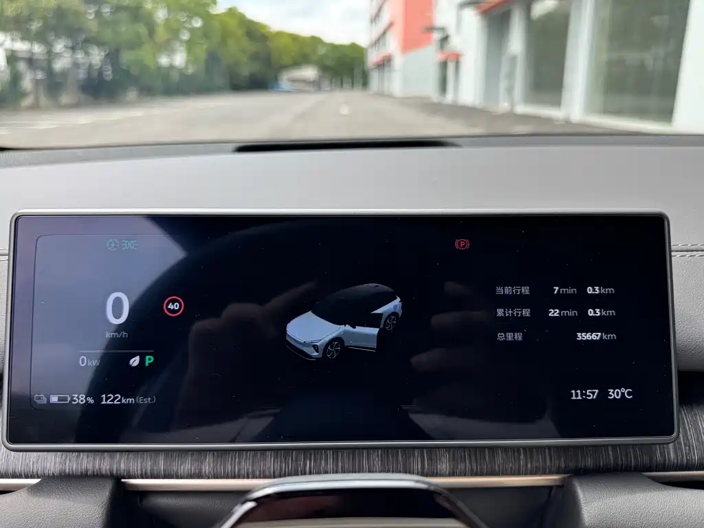 NIO ES6 — миниатюра 6