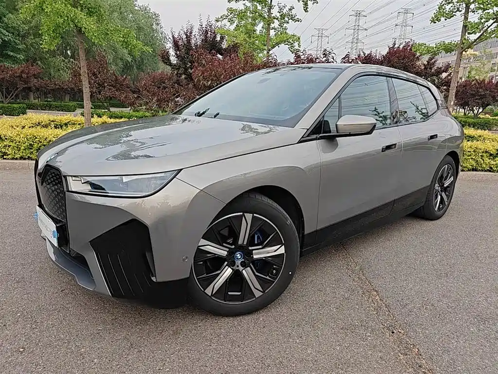 BMW iX 2025