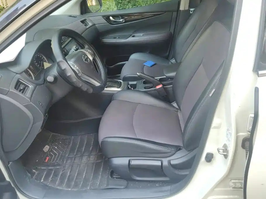 Nissan Tiida — миниатюра 9
