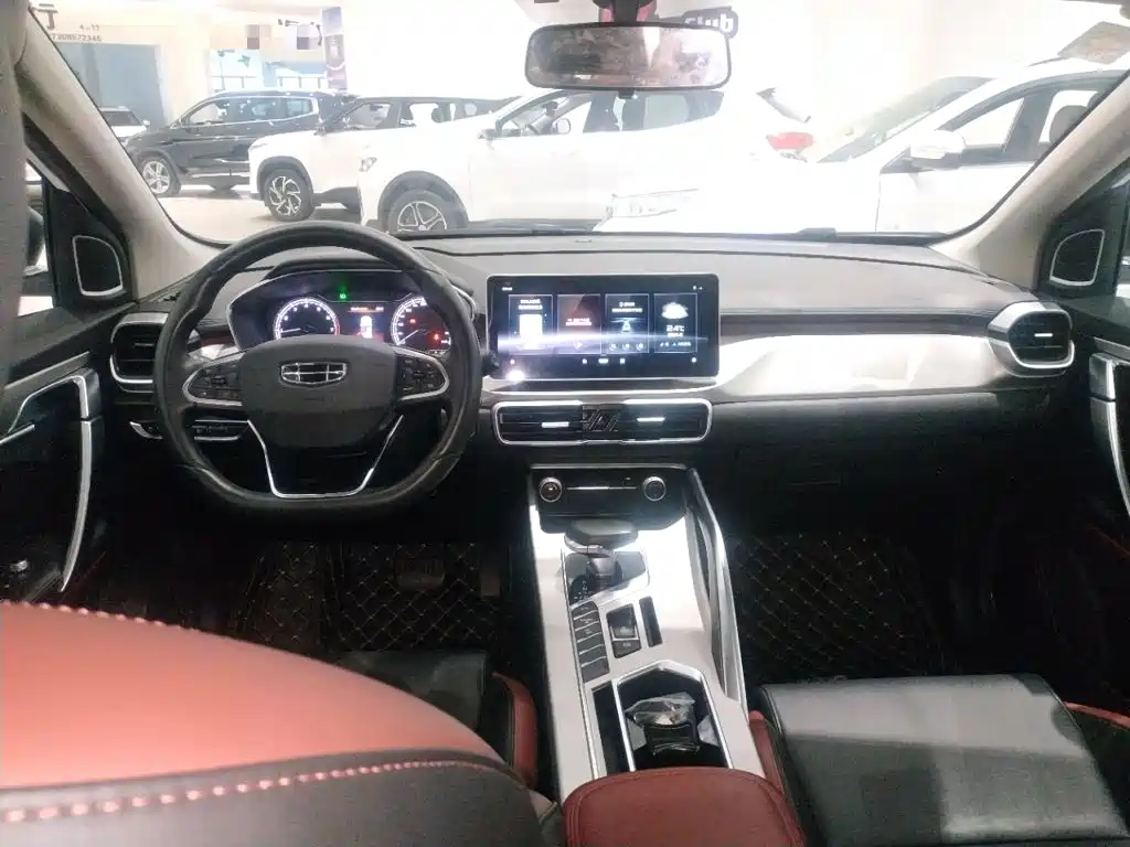 Geely Binyue — миниатюра 10