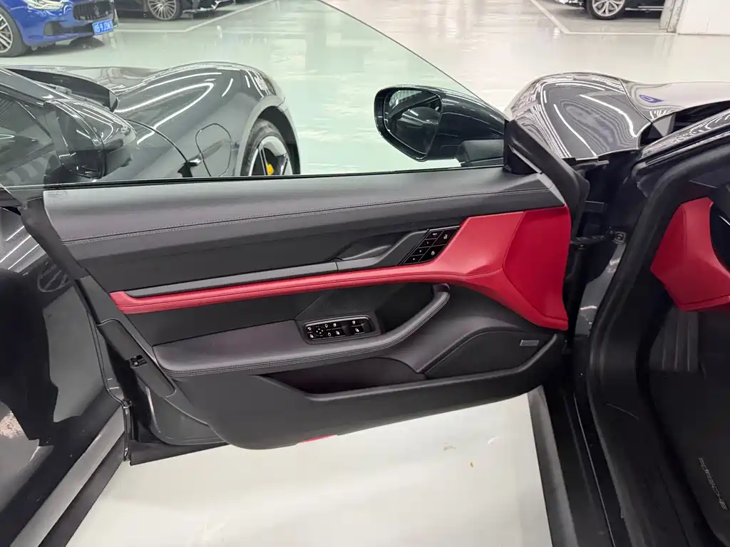 Porsche Taycan — миниатюра 12