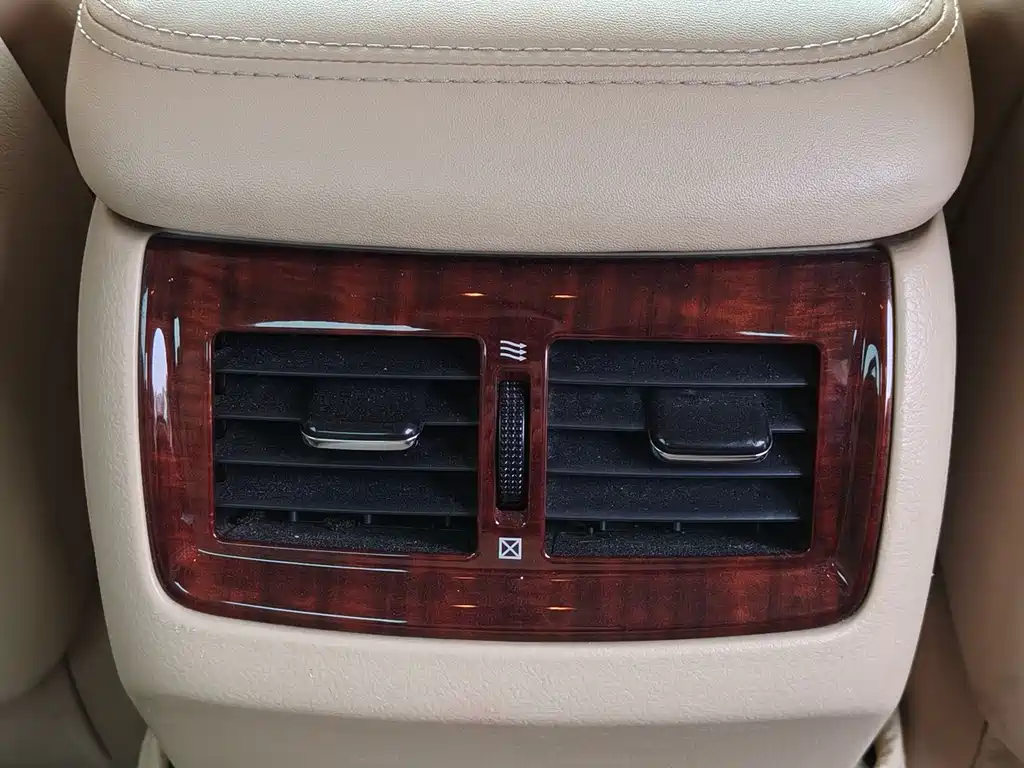 Toyota Crown — миниатюра 12