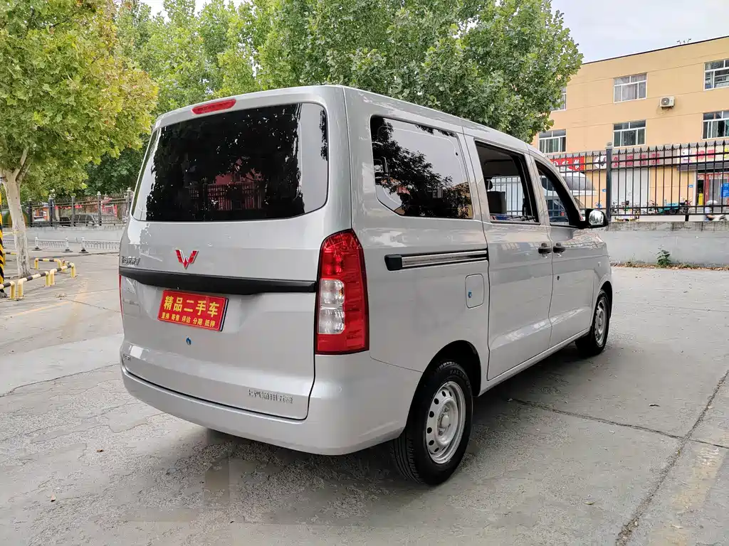 Wuling Hongguang V — миниатюра 4