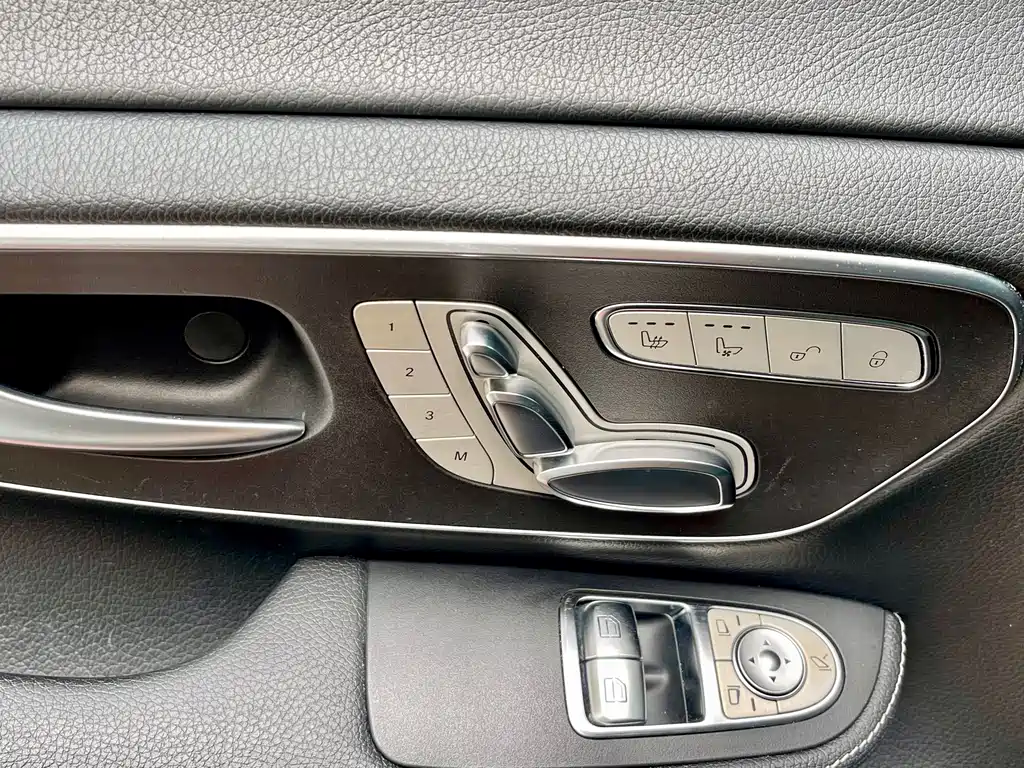 Mercedes-Benz V-Class — миниатюра 22