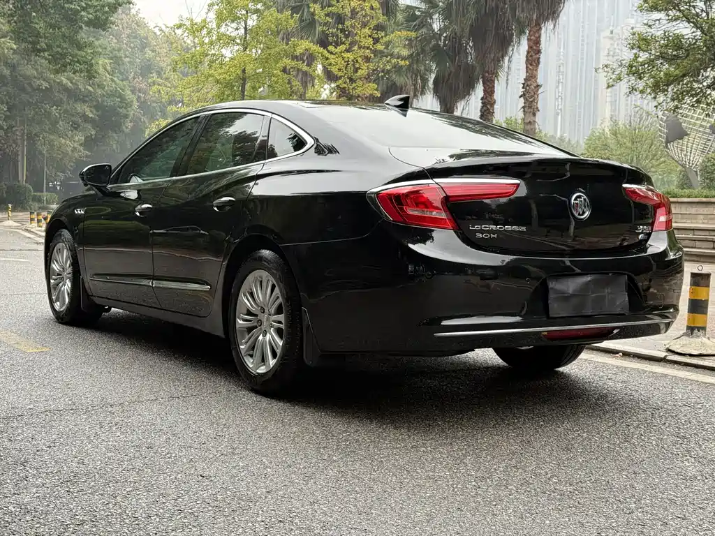 BUICK LACROSSE