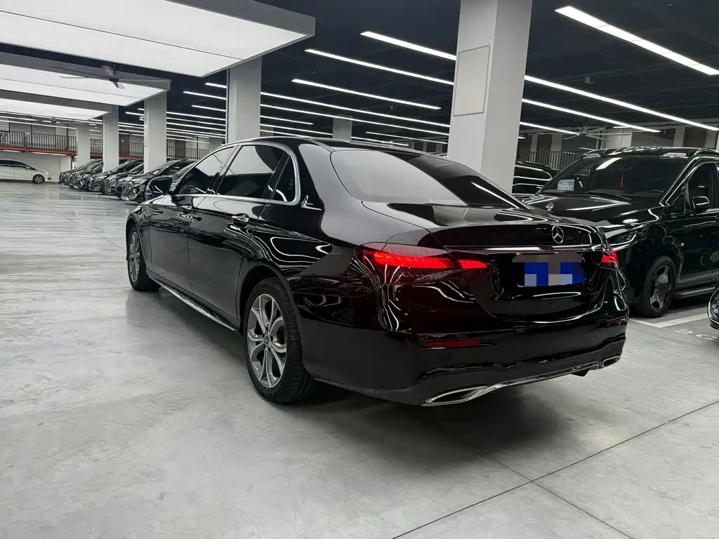 Mercedes-Benz E-Class — миниатюра 15