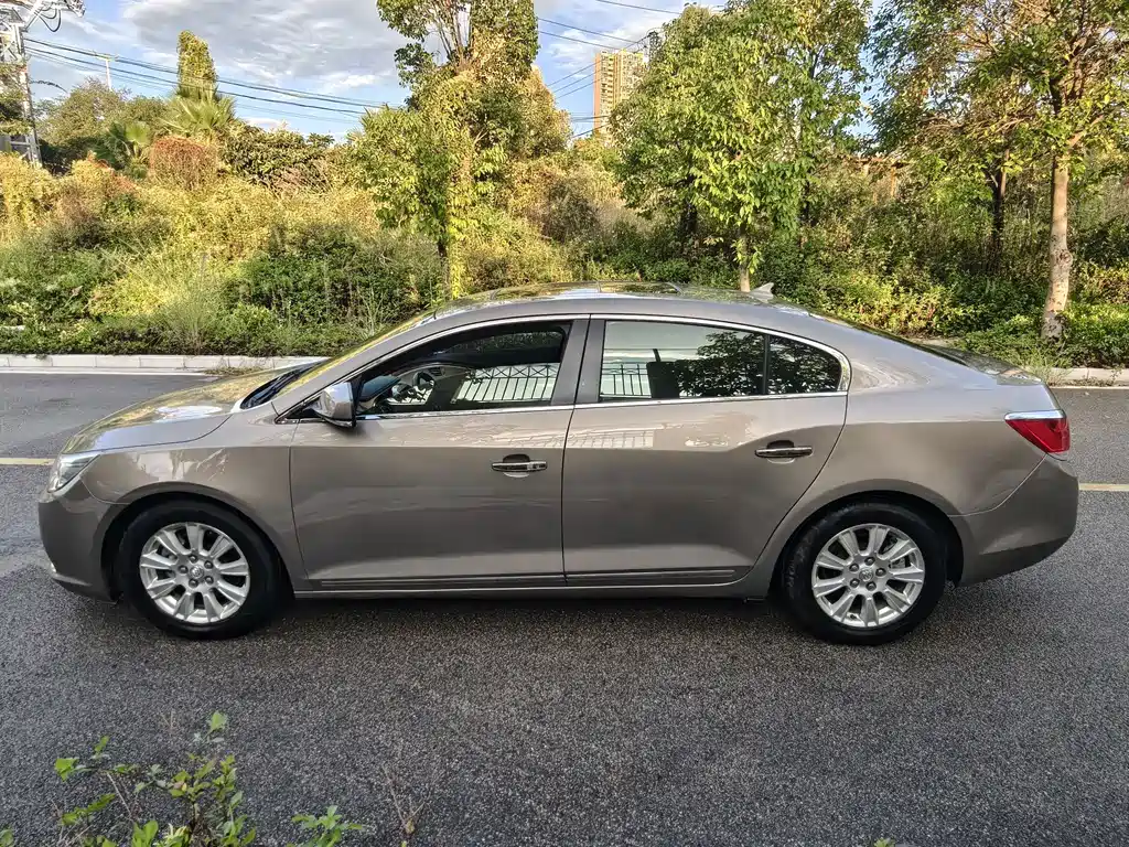Buick LaCrosse — миниатюра 5