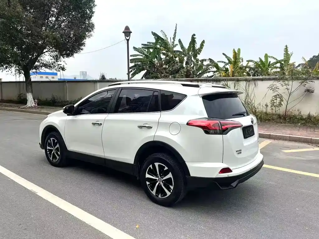 TOYOTA RAV4 RONGFANG