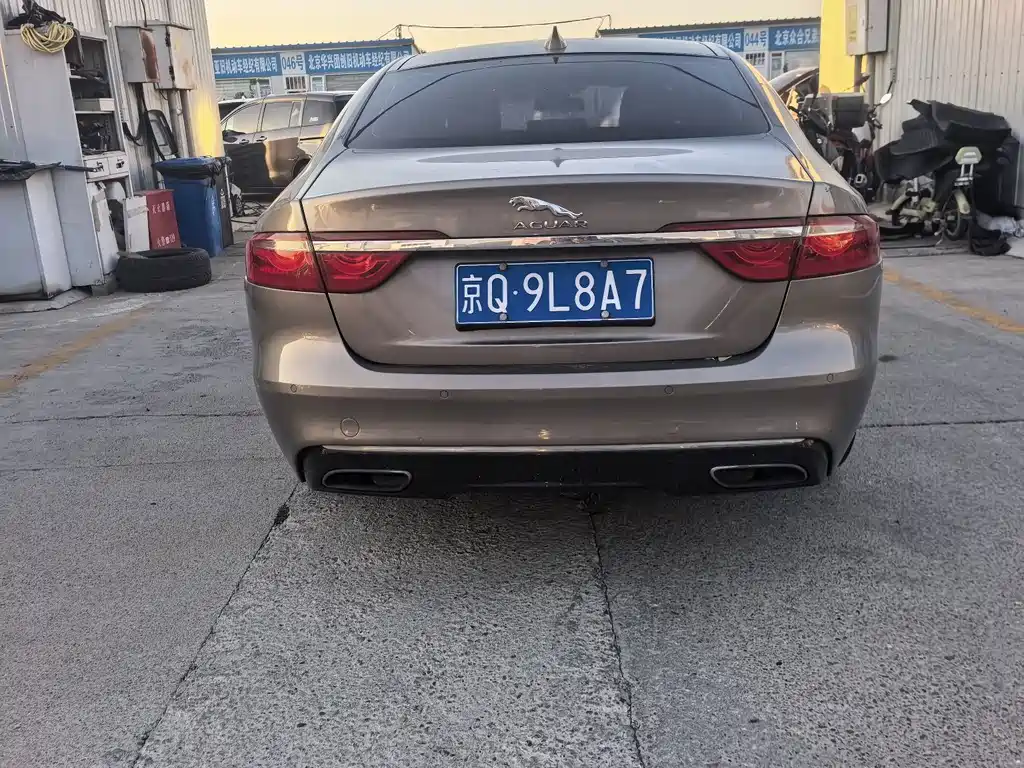 Jaguar XFL — миниатюра 5