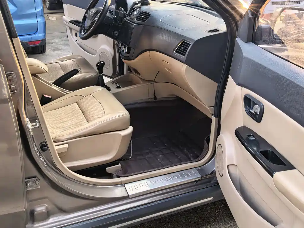 Wuling Hongguang — миниатюра 8