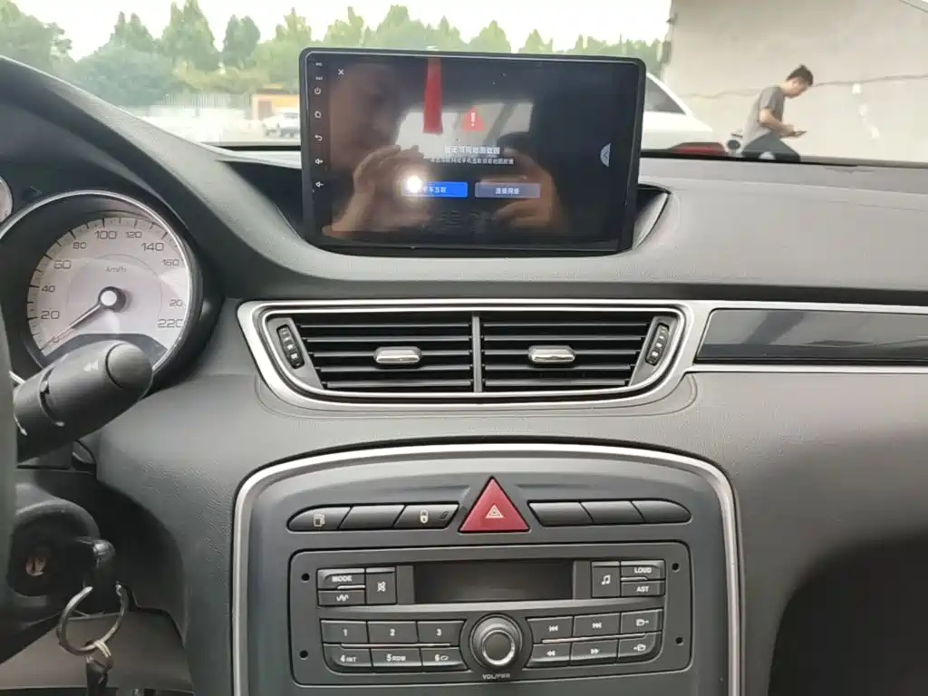 Peugeot 308 — миниатюра 13
