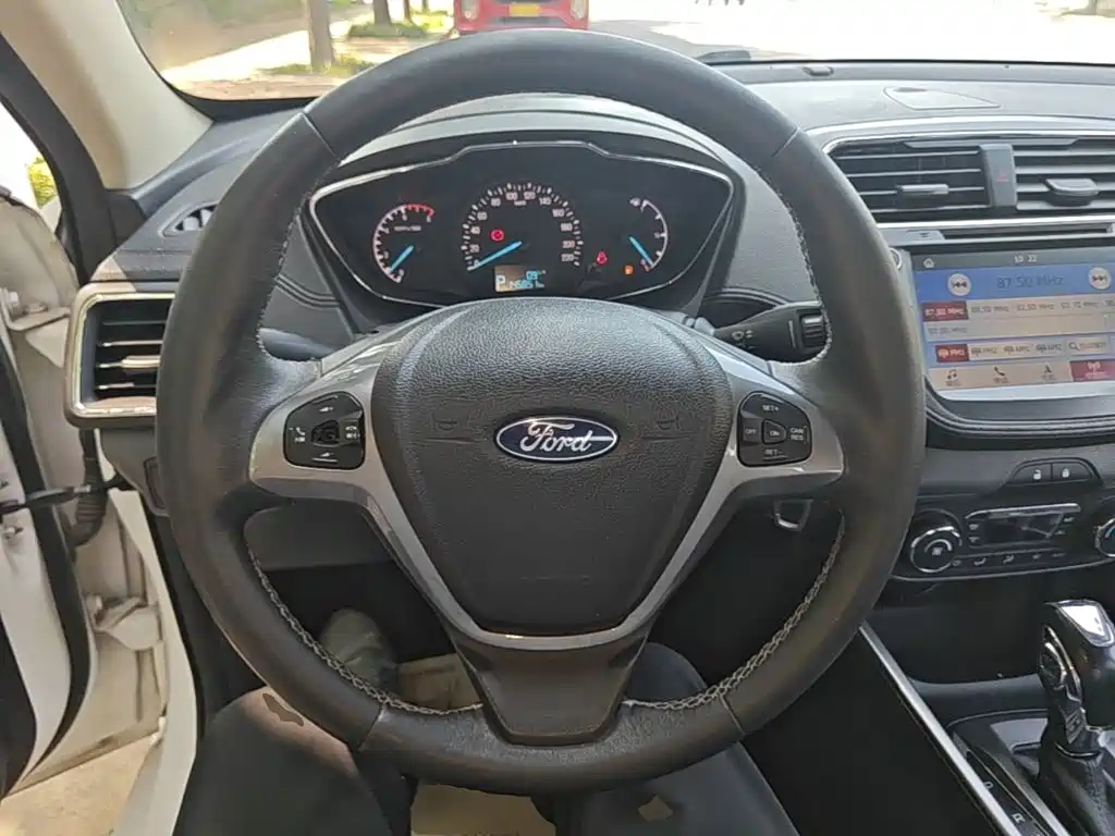 Ford Escort — миниатюра 11