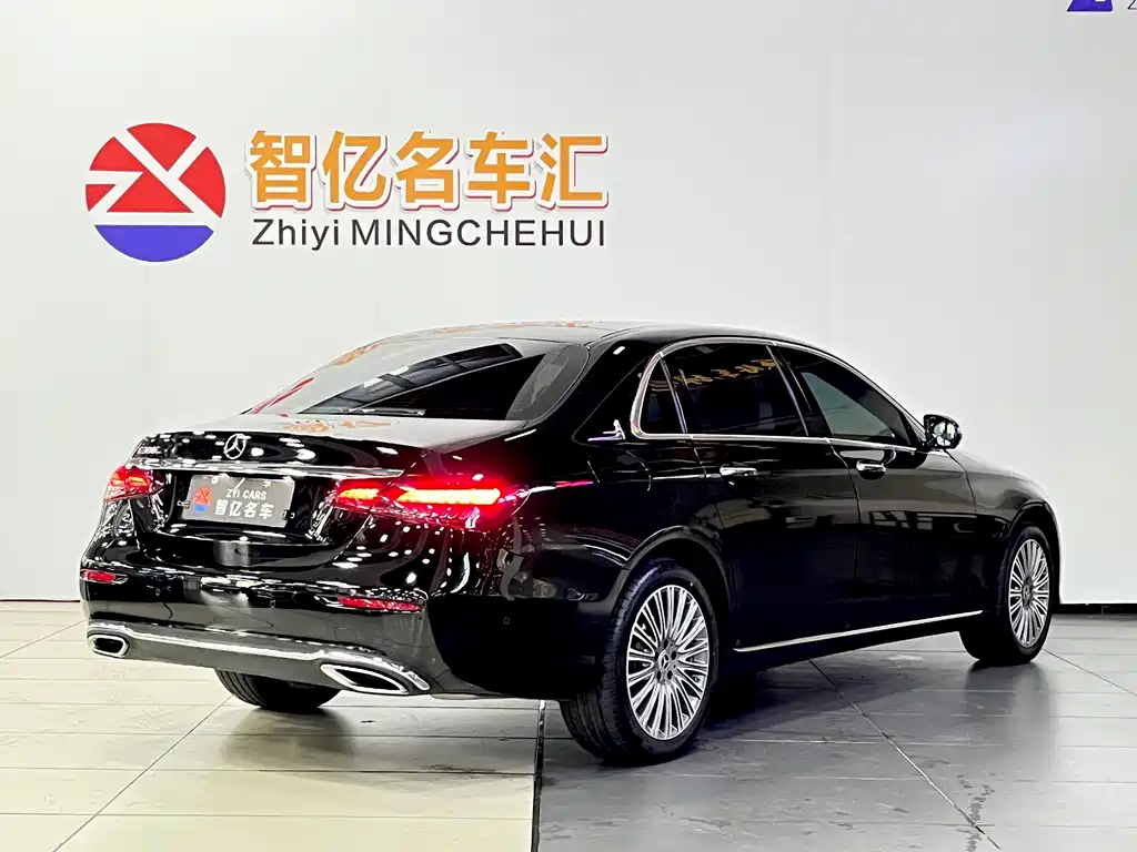 Mercedes-Benz E-Class — миниатюра 14