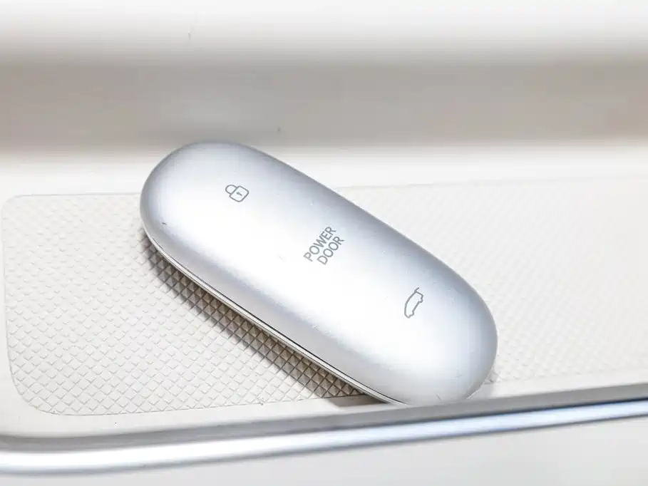 Li Auto Li MEGA — миниатюра 15