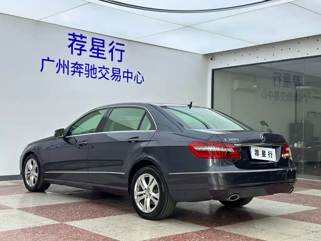 Mercedes-Benz E-Class — миниатюра 6