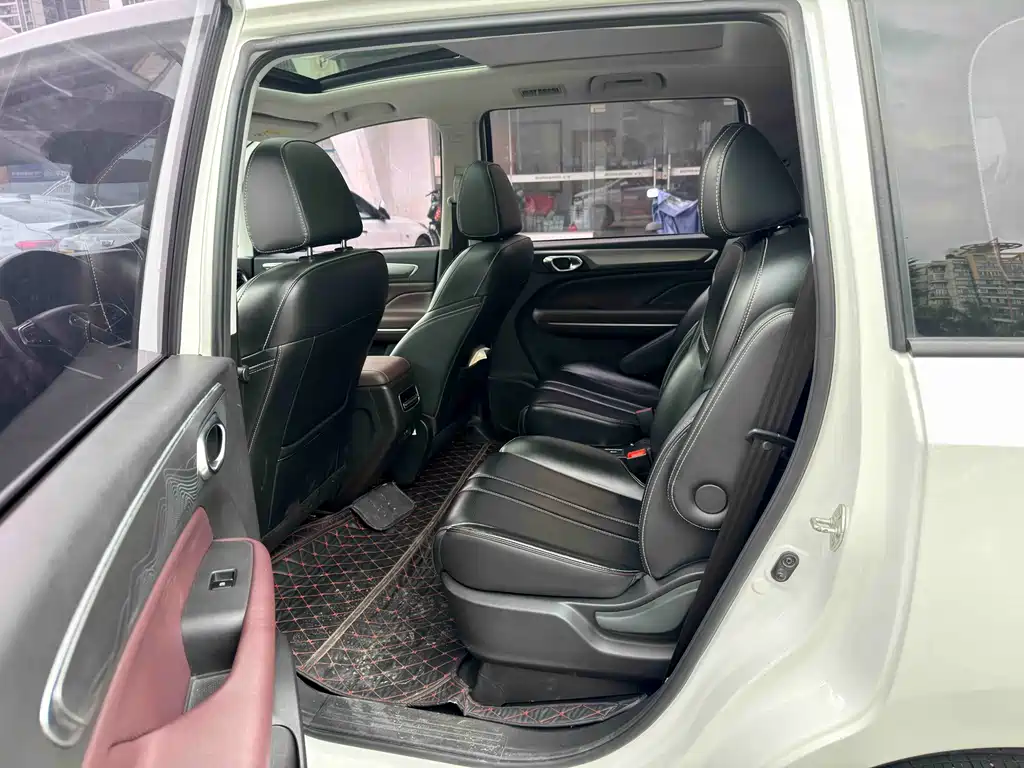 GAC Motor Trumpchi M6 — миниатюра 8