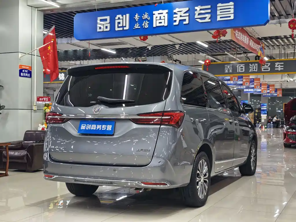 Buick GL8 — миниатюра 7