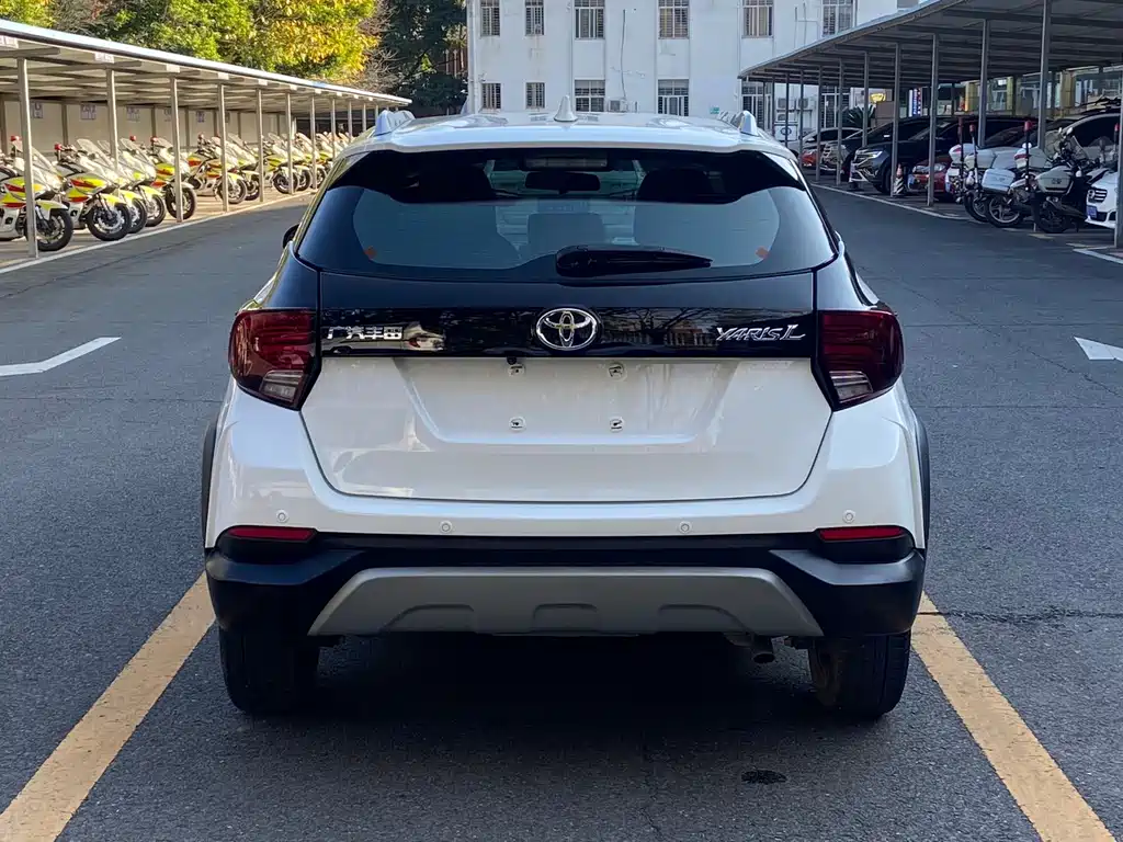 TOYOTA YARIS L ZHIXUAN