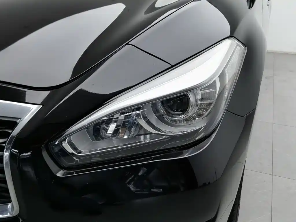 Infiniti Q70 — миниатюра 7
