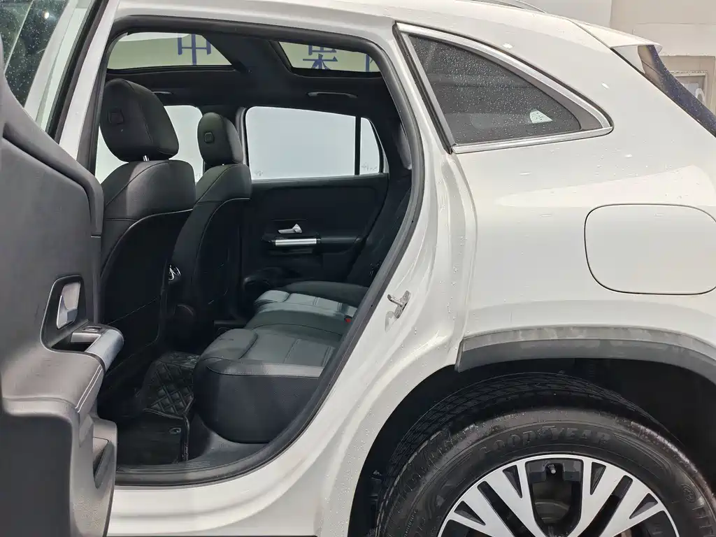 Mercedes-Benz GLA — миниатюра 12