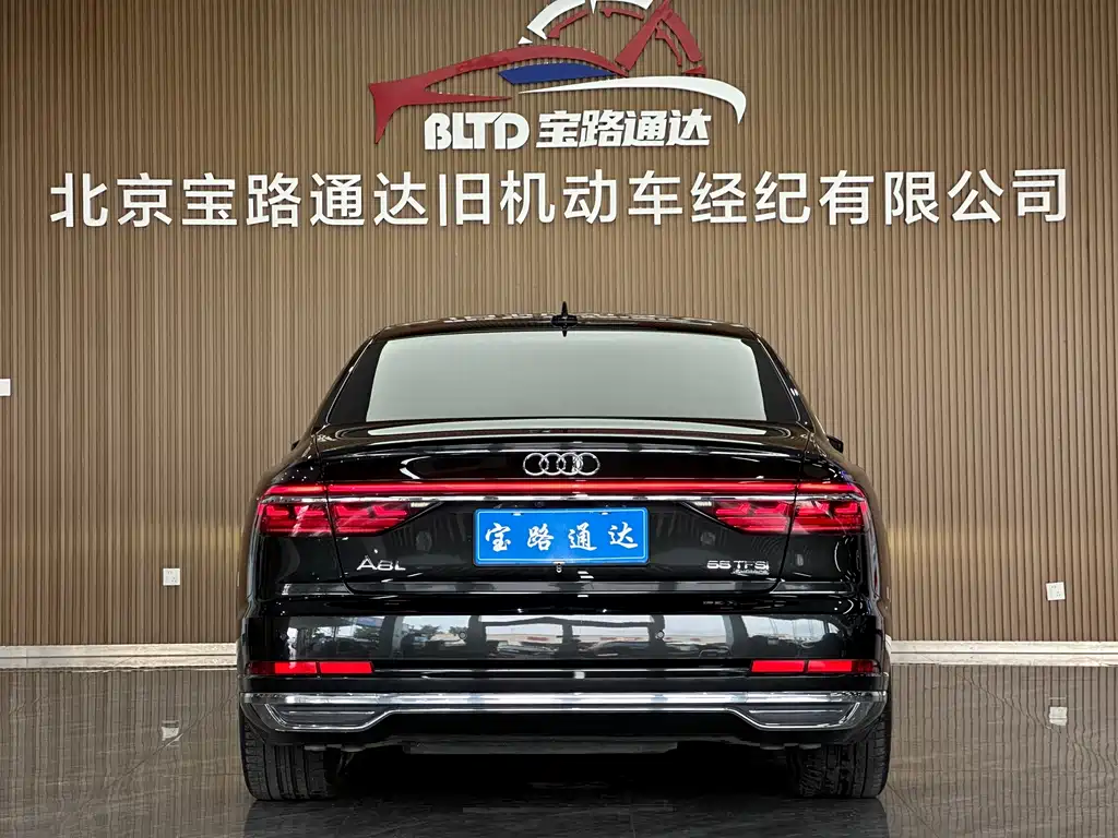 Audi A8 — миниатюра 5