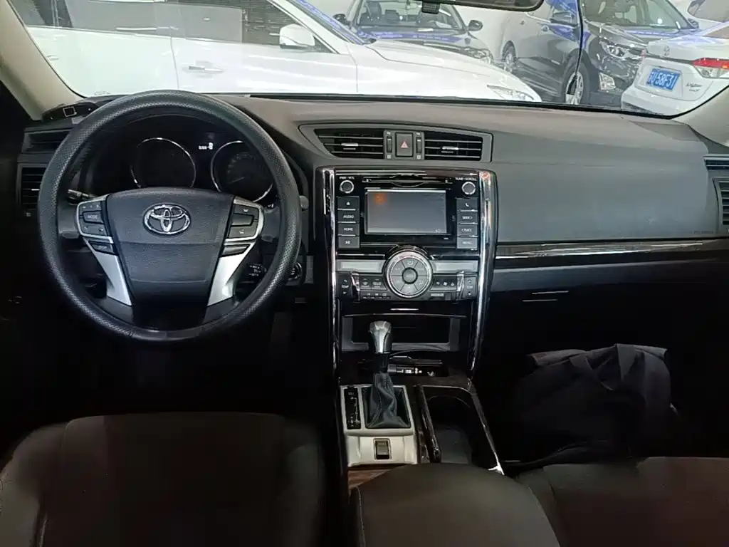 Toyota Reiz — миниатюра 10