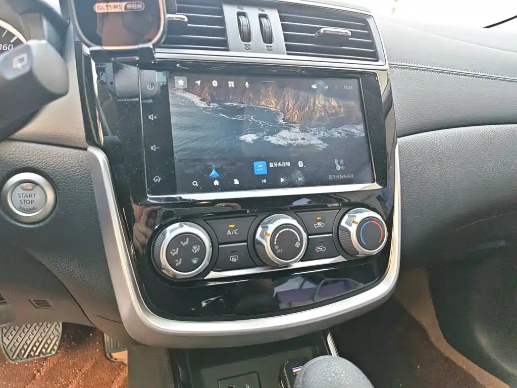 Nissan Tiida — миниатюра 14