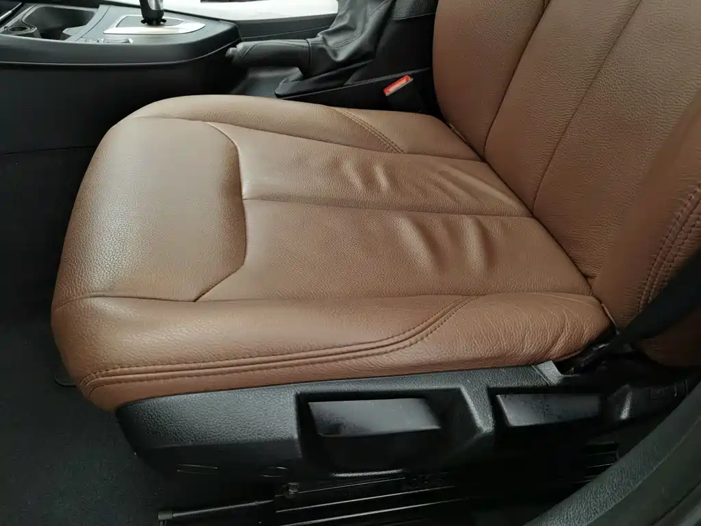 BMW 1 Series (Import) — миниатюра 20